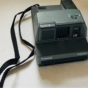 VTG Polaroid “Impulse” Instant Camera (‘88-‘94)